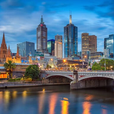 Princes Bridge in Melbourne at dusk